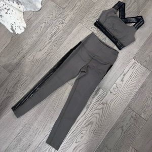 Beyond Yoga Moss Green Workout Athletic Set (Small)